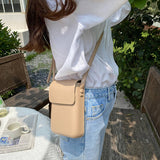 ハードレザー調スマホショルダーバッグ